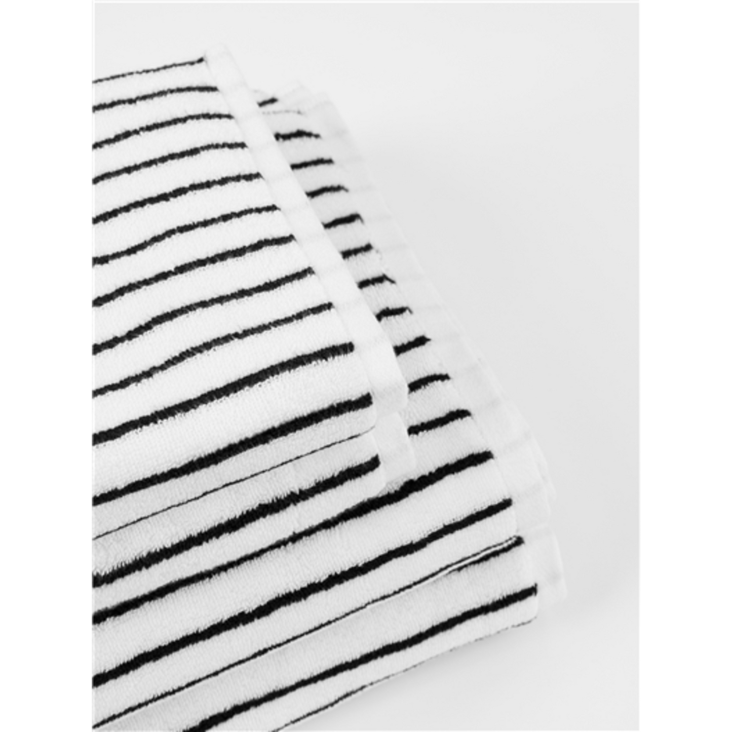 LUXE BATH TOWEL 2PC SET, BLACK STRIPE
