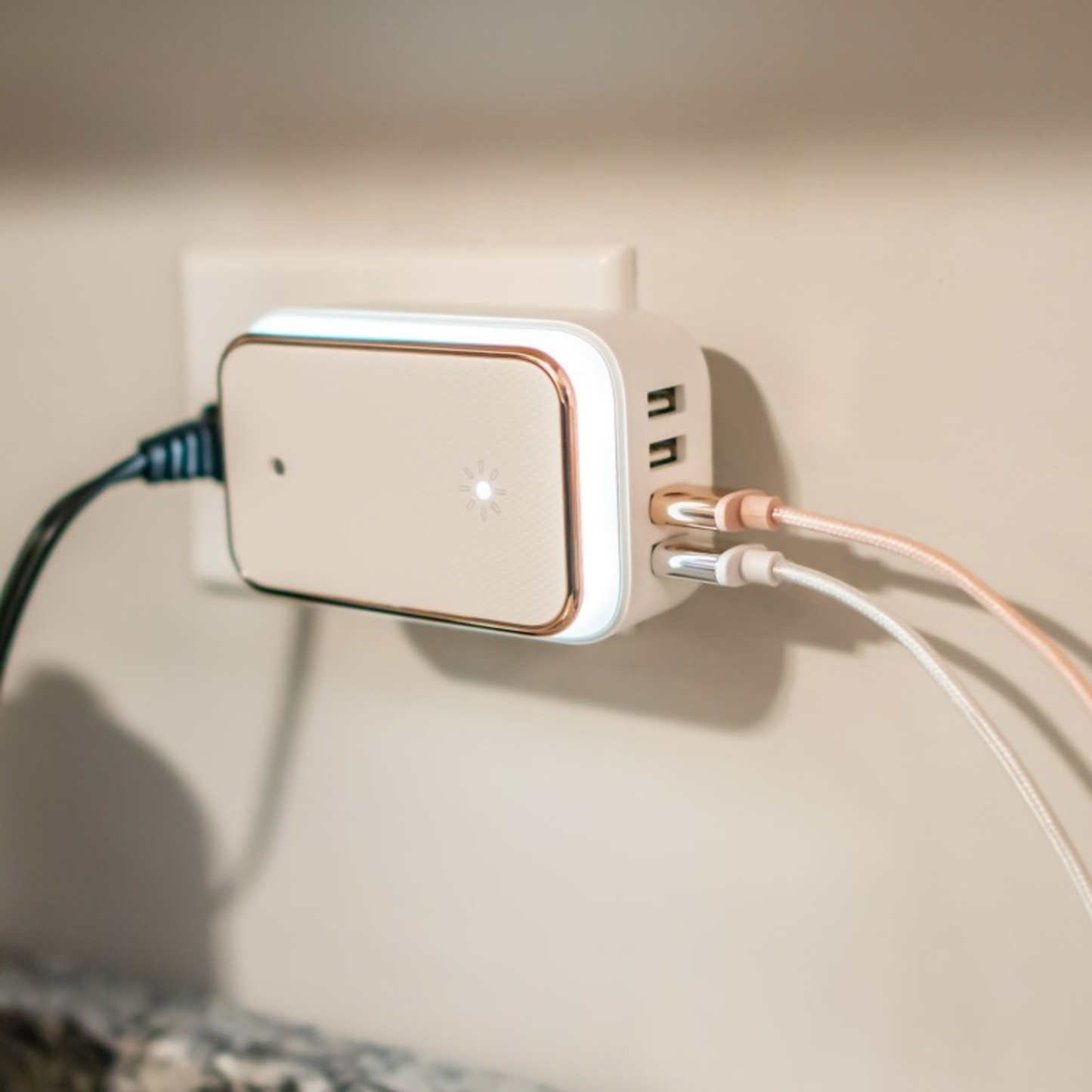4-PORT USB SUPERCHARGER & NIGHT LIGHT - (WHITE/ROSE GOLD TRIM)