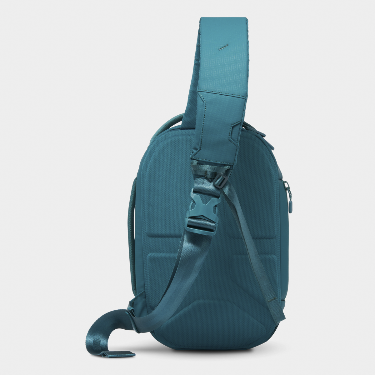 Nomatic Navigator RS Sling 6L Color:Juniper Back View#color_juniper